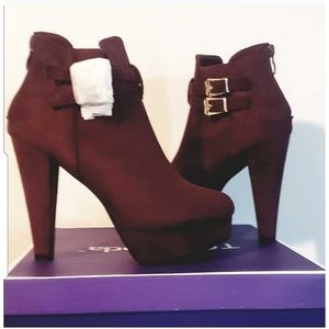 BNIB Suede burgundy platform booties